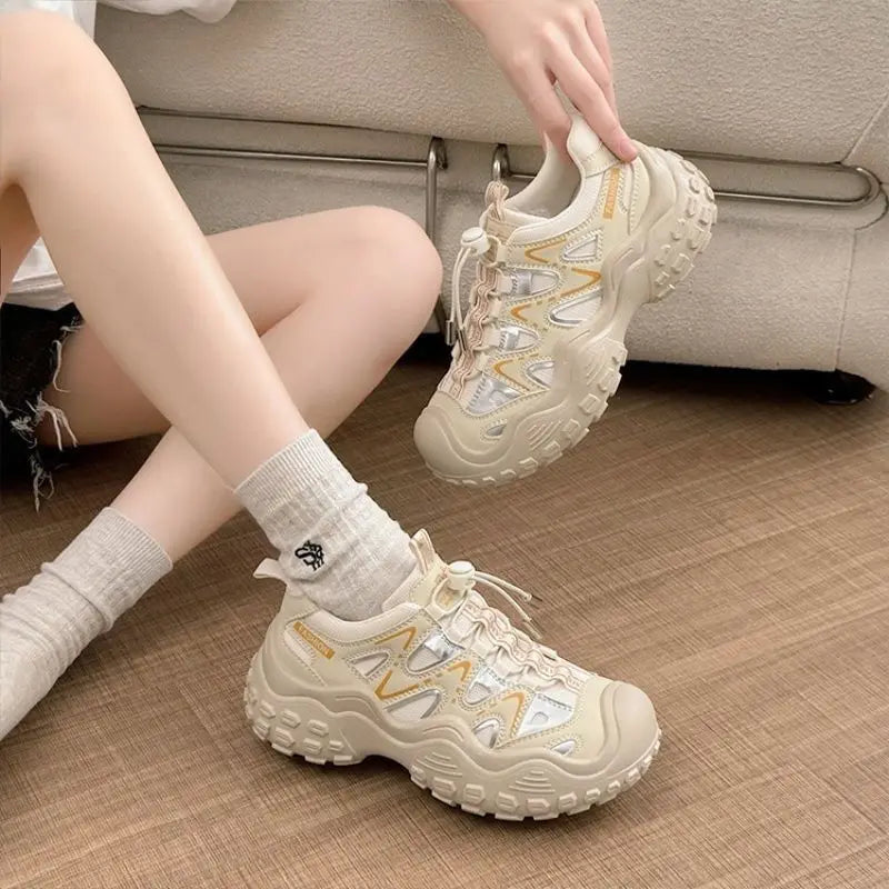 Women’s Sneakers, Fashionable Lightweight Sports Footwear for Daily Wear.